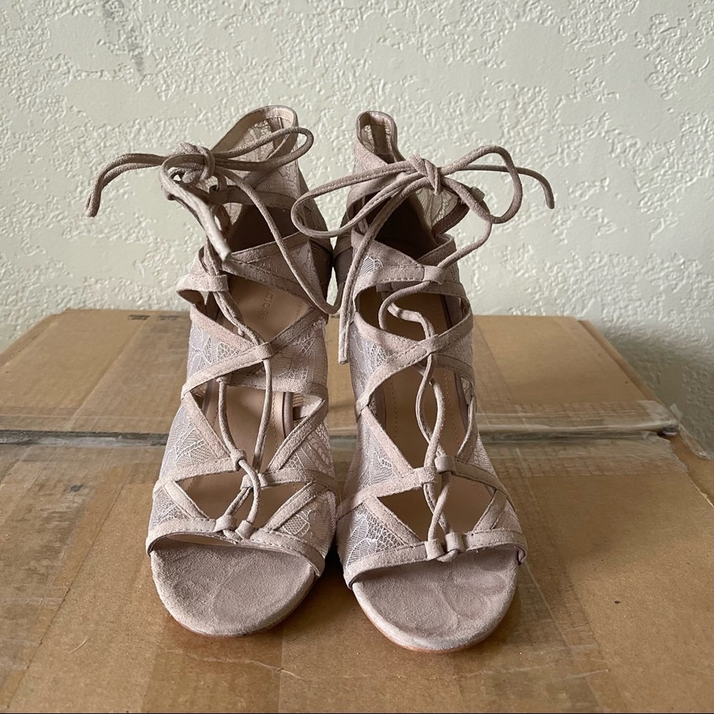🔥Brand New Pour La Victoire Lace Heels Size 9
